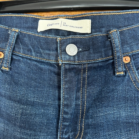 GAP Best Girlfriend Mid Rise Jean, Medium Indigo Size 29 Regular - Picture 2 of 7